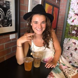 Meet your Posher, Annie